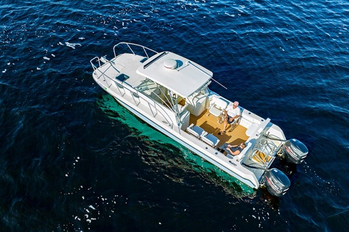 a small boat in a body of water