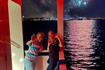 graphical user interface, website